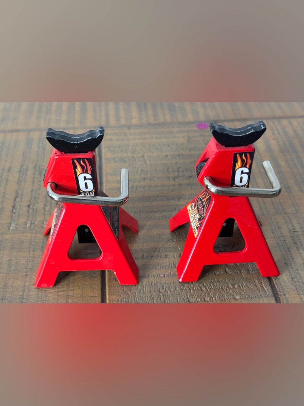 Set of 2 Red 1/10 Scale RC Truck Jack Stands - 6 Ton Style Realistic Props - Picture 4 of 10